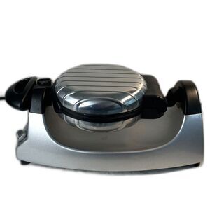 VillaWare UNO 2009 Gravity Rotating Belgian Waffle Maker Petite Flowers Tested